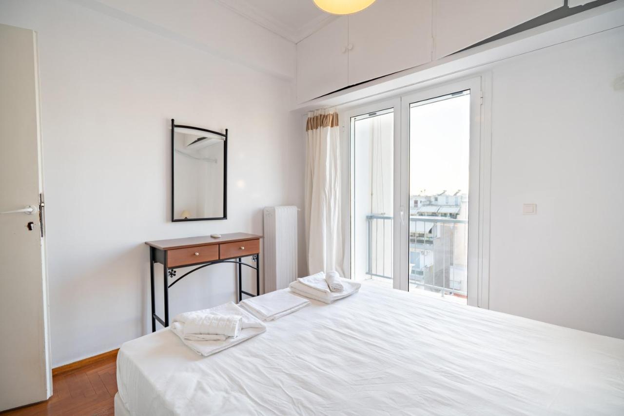 Dimotiko Theatro Metro St. 1 Bedroom 4 Pers. Flat Pireu Exterior foto